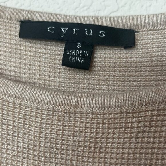 NWOT Cyrus Tan Taupe Fall Relaxed Fit Super Soft Pullover Sweater - Picture 4 of 7